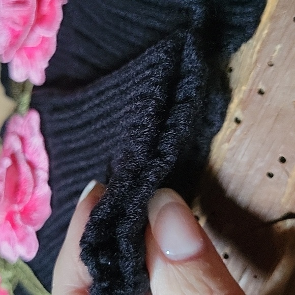 🔥LAST PAIR🔥 EMBROIDERED ROSE APPLIQUE FINGERLESS GLOVES - Picture 6 of 6